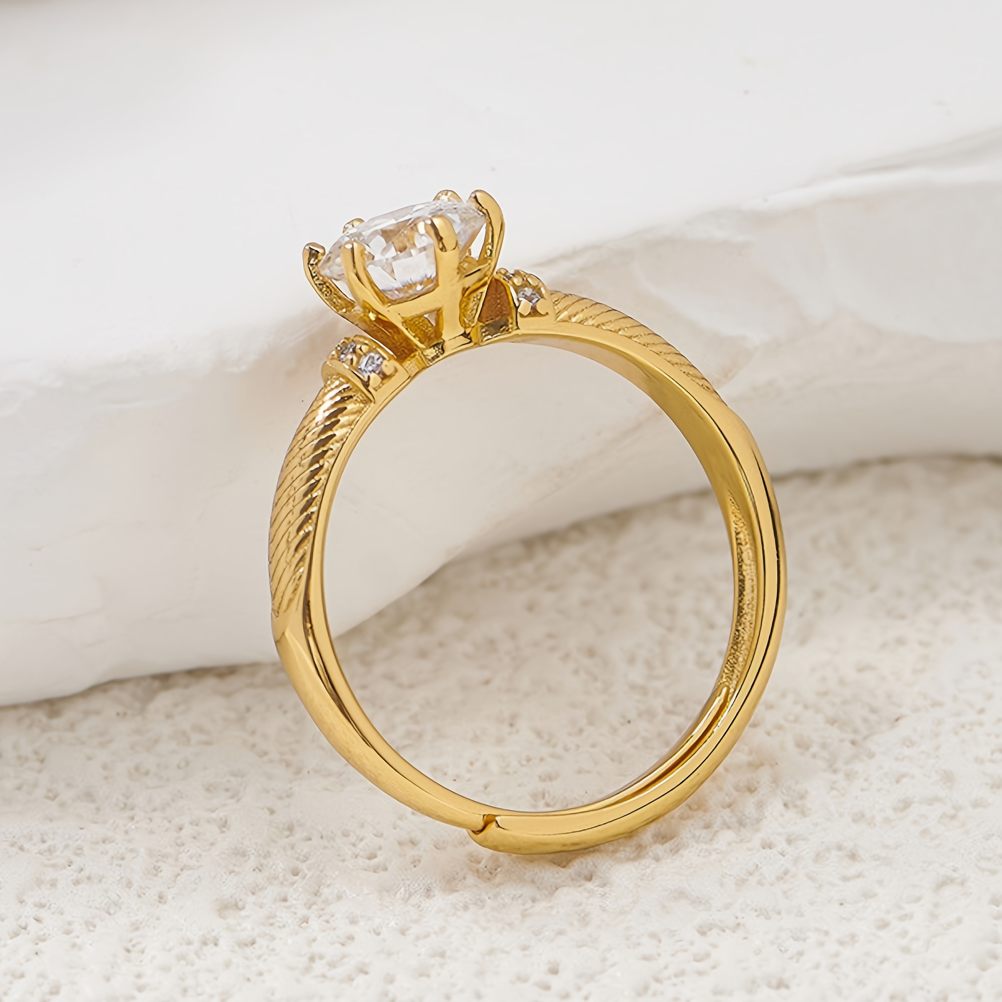 Vintage-Inspired 8ct Moissanite Ring in S925 Silvery